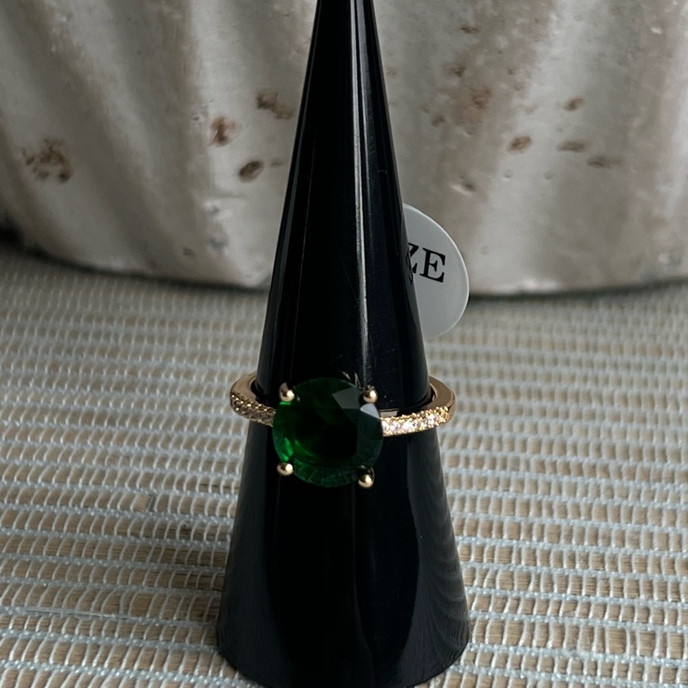 Round Green Gemstone Ring